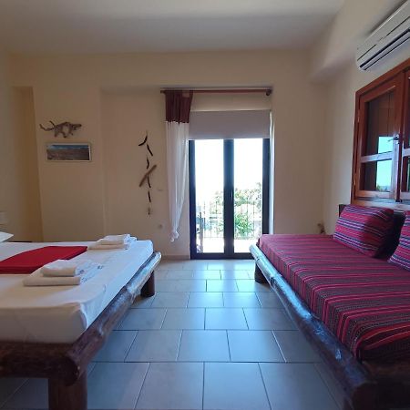 Pachnes Bed And Breakfast Ayía Roúmeli Bagian luar foto